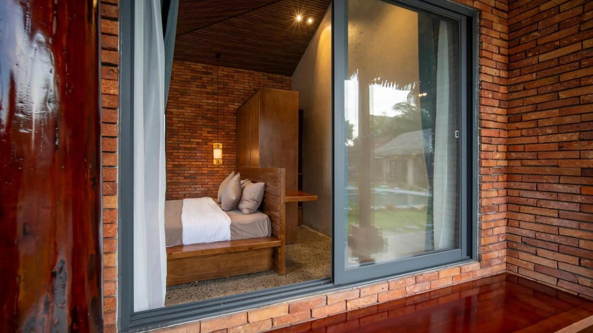 La Retreat Hotel Da Nang 0*,