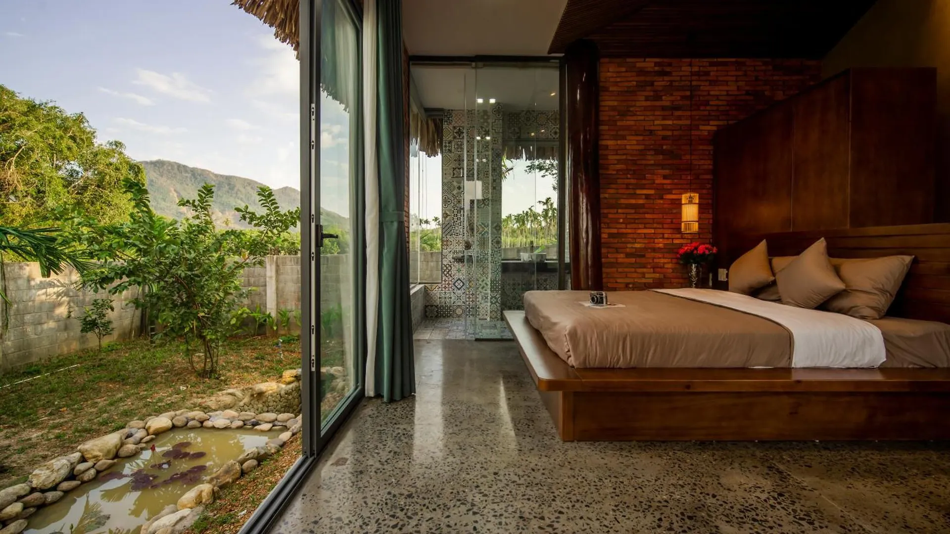 La Retreat Hotel Da Nang 0*,  Vietnam