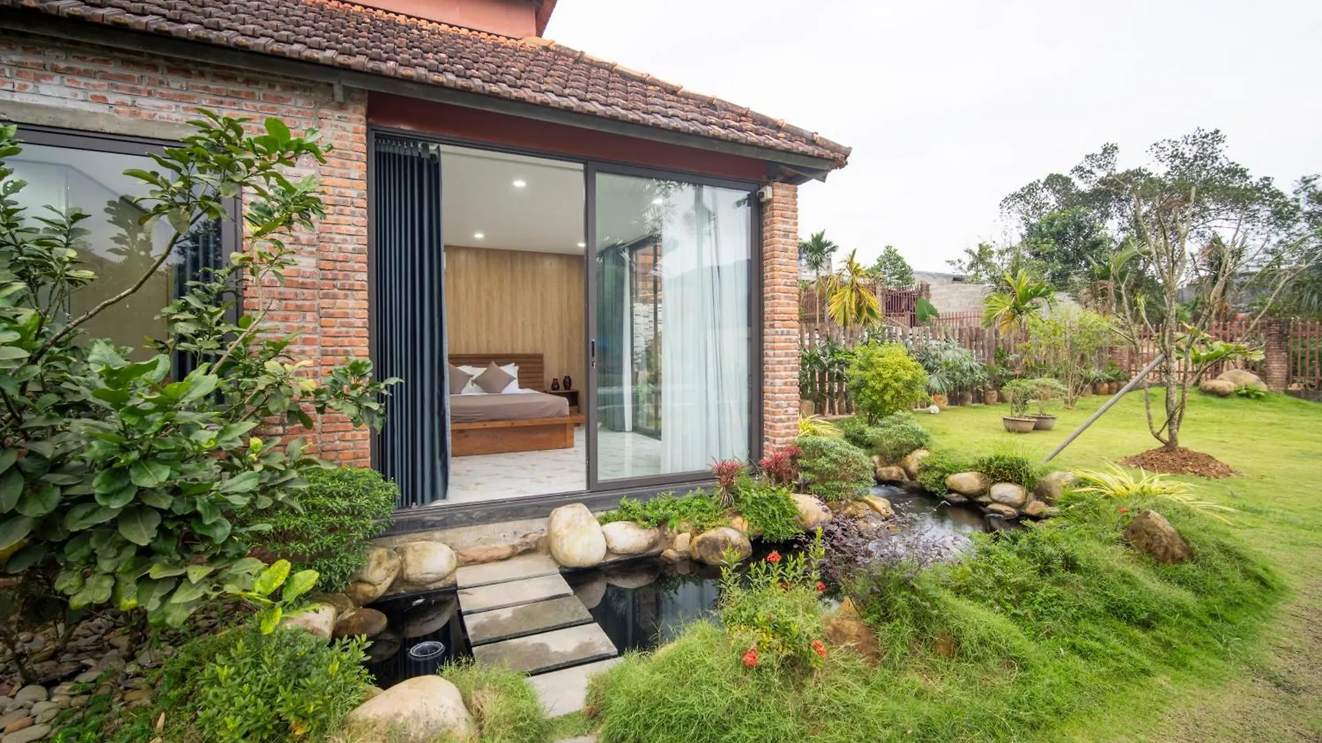 La Retreat Hotel Da Nang 0*,
